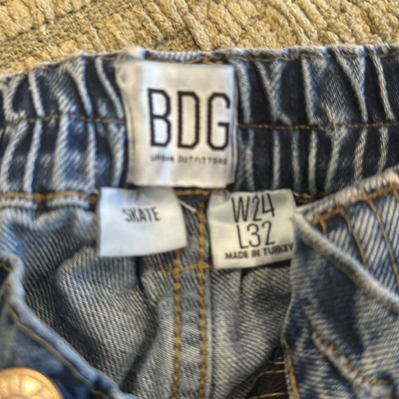Urban Outfitters BDG Blue Jeans - Skate fit Size W 24 L32- Beautiful! - Picture 2 of 4
